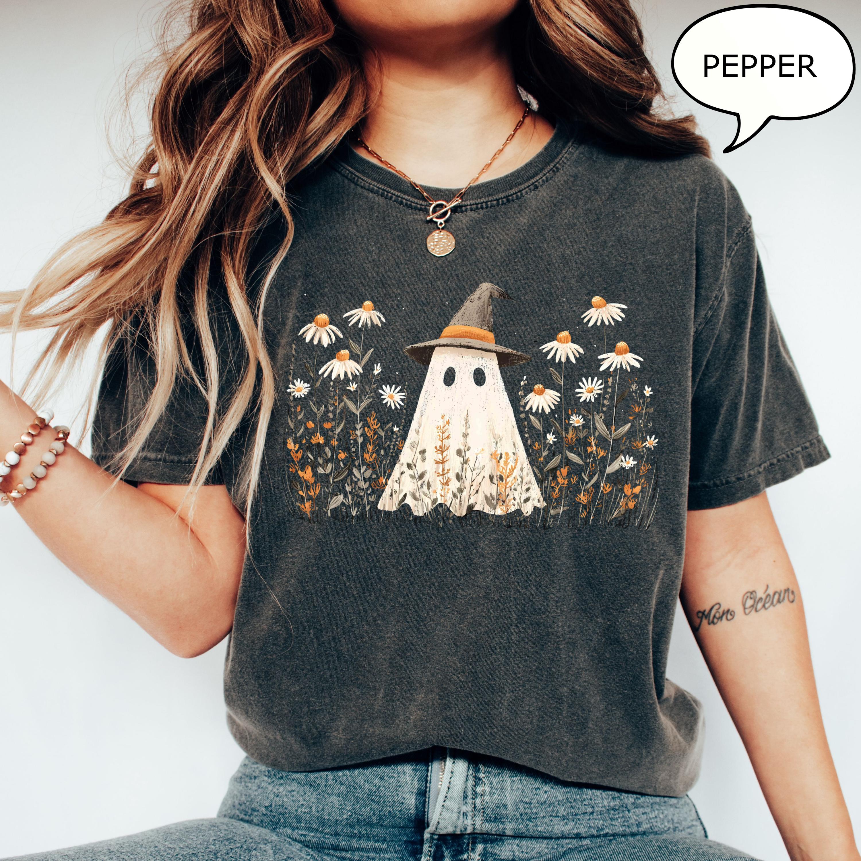 Comfort Colors® Cute Ghost T-Shirt, Floral Ghost Shirt, Retro Halloween Shirt, Fall Aesthetic Halloween Shirt, Daisy Flower Shirt